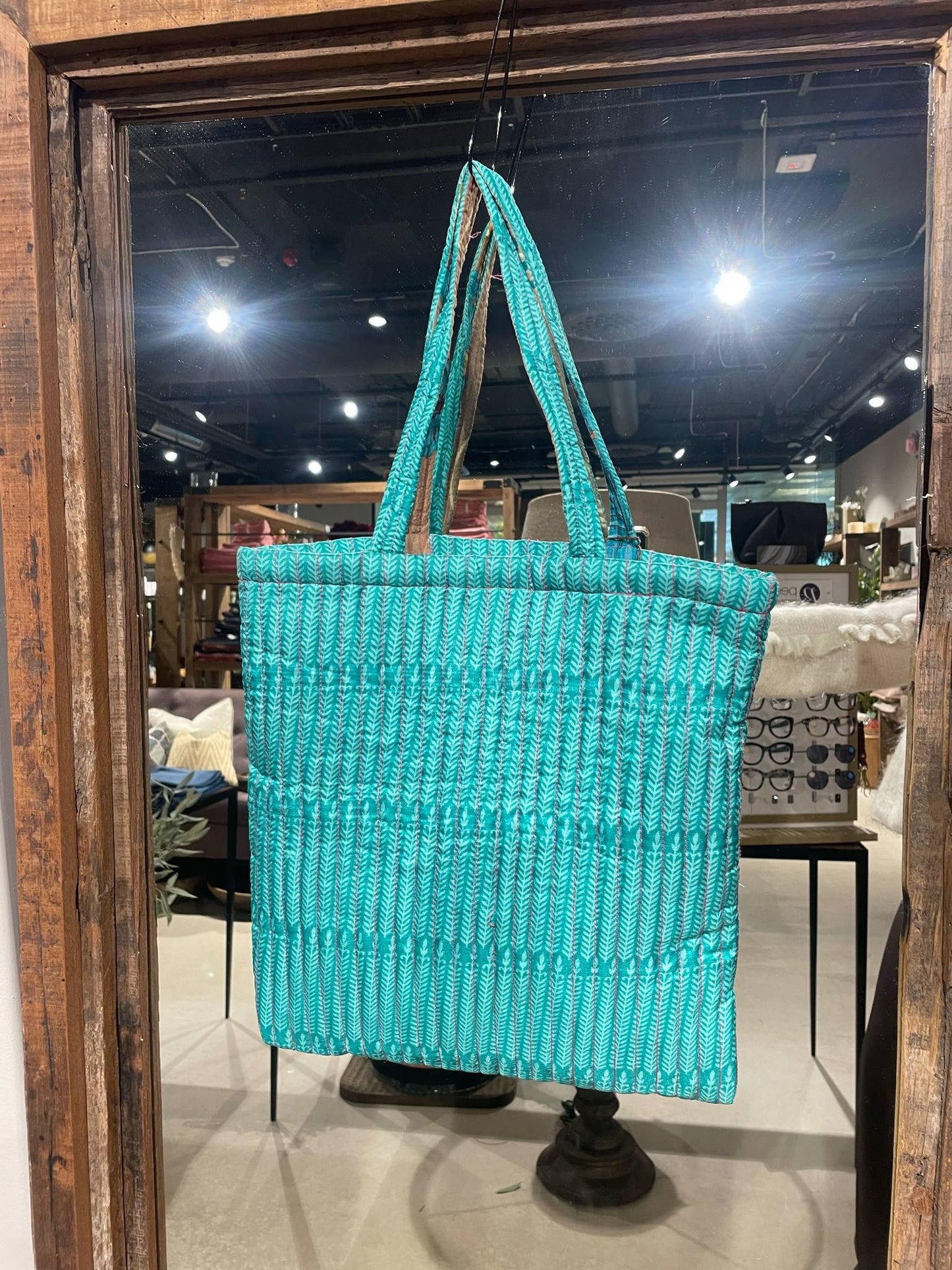 I WAS A SARI Quilted shopper bag