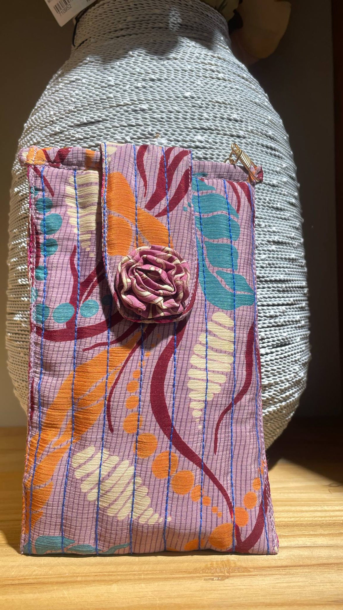 I WAS A SARI Mobilveske med blomst