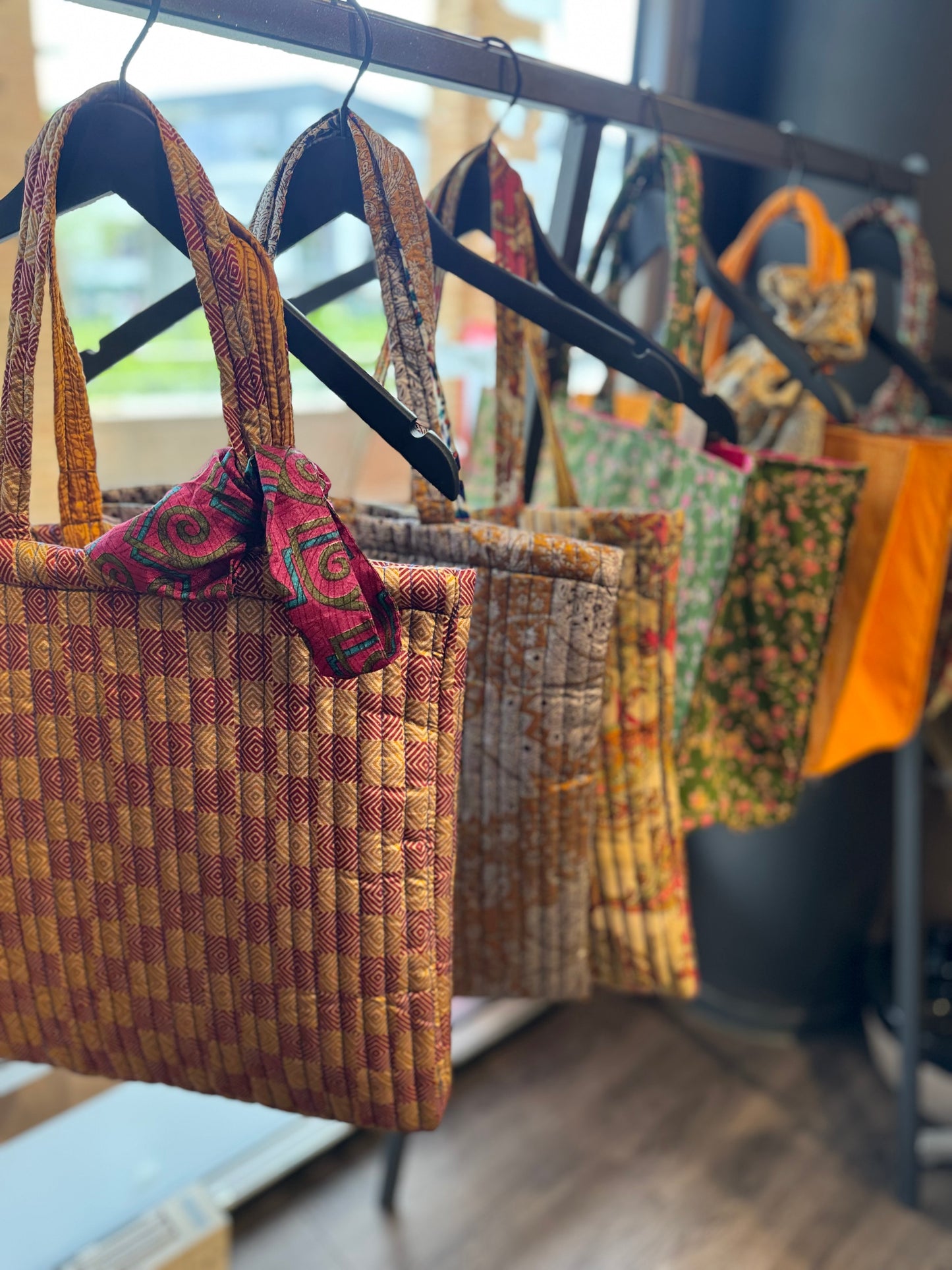 I WAS A SARI Quilted shopper bag