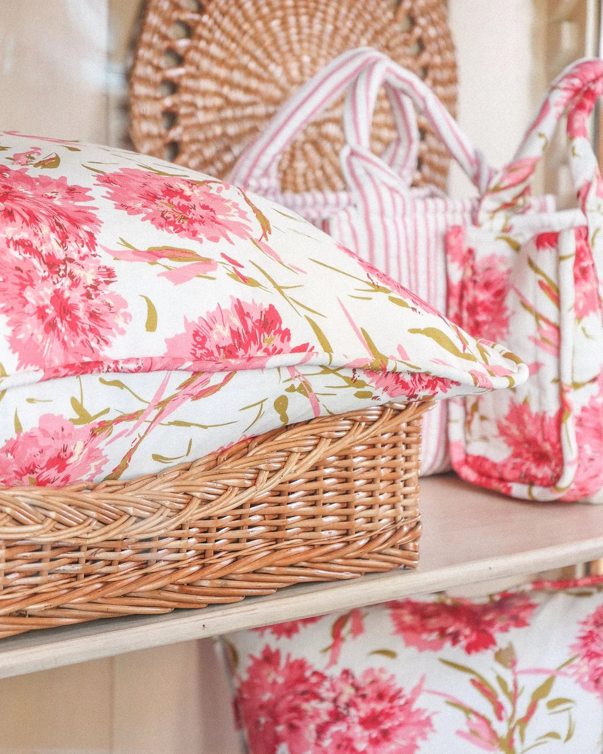 byTimo Cushion Cover 50x50 cm
Pink Blossom