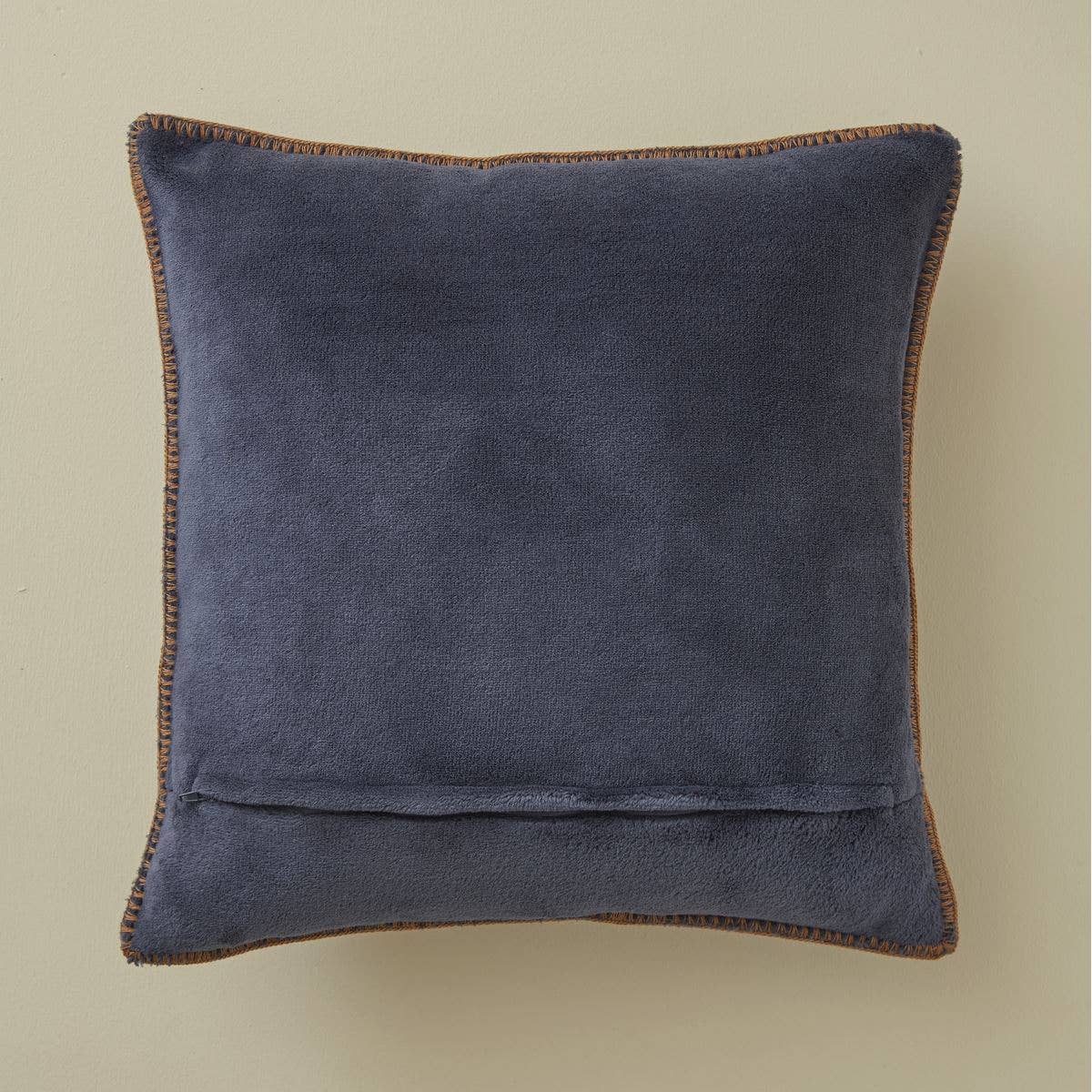 Au coeur de la vallée polar cushion cover blue: 45x45 cm
