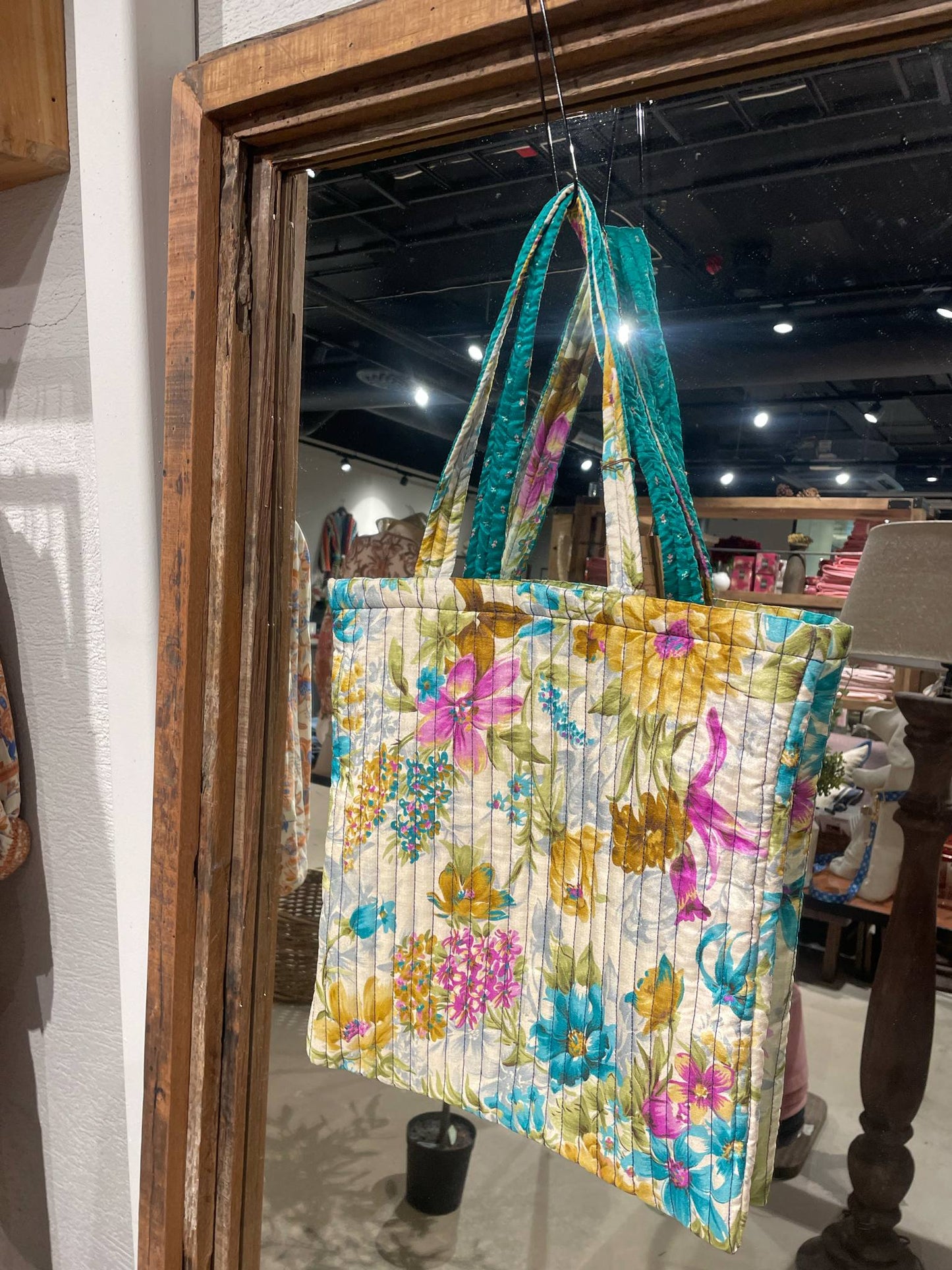 I WAS A SARI Quilted shopper bag