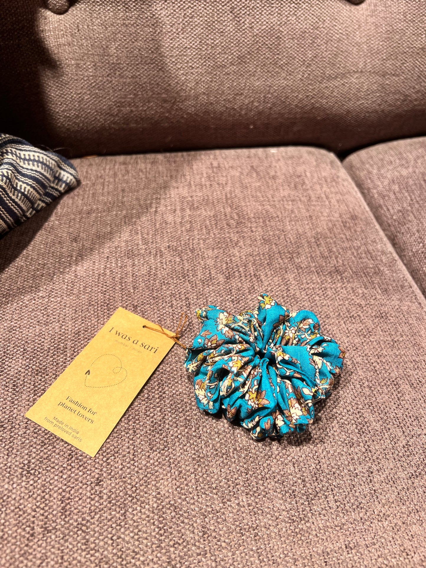 I WAS A SARI Scrunchy