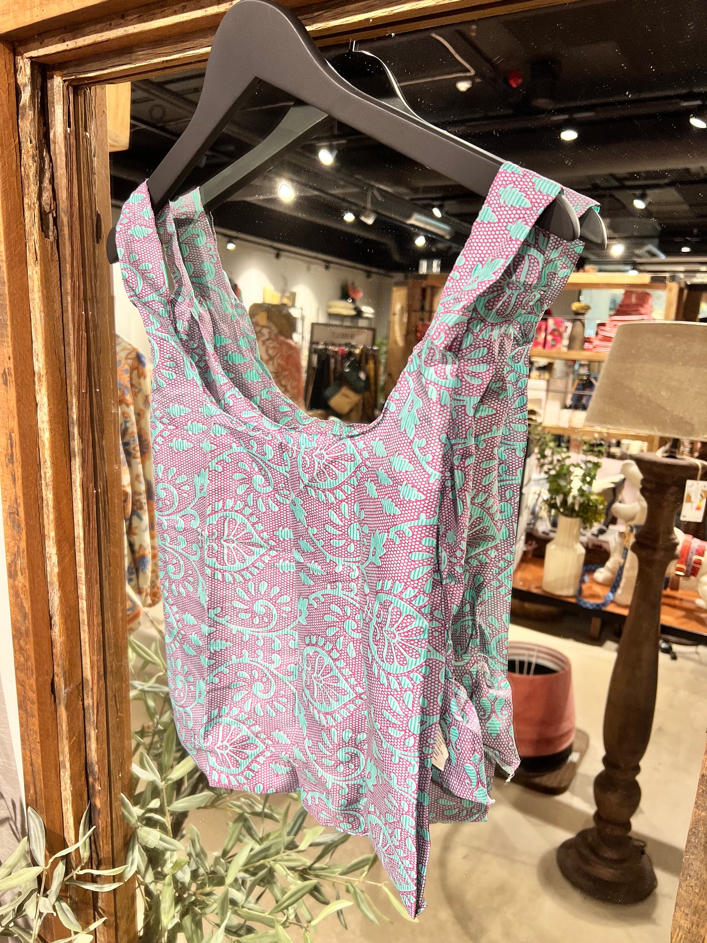 I WAS A SARI handlenett