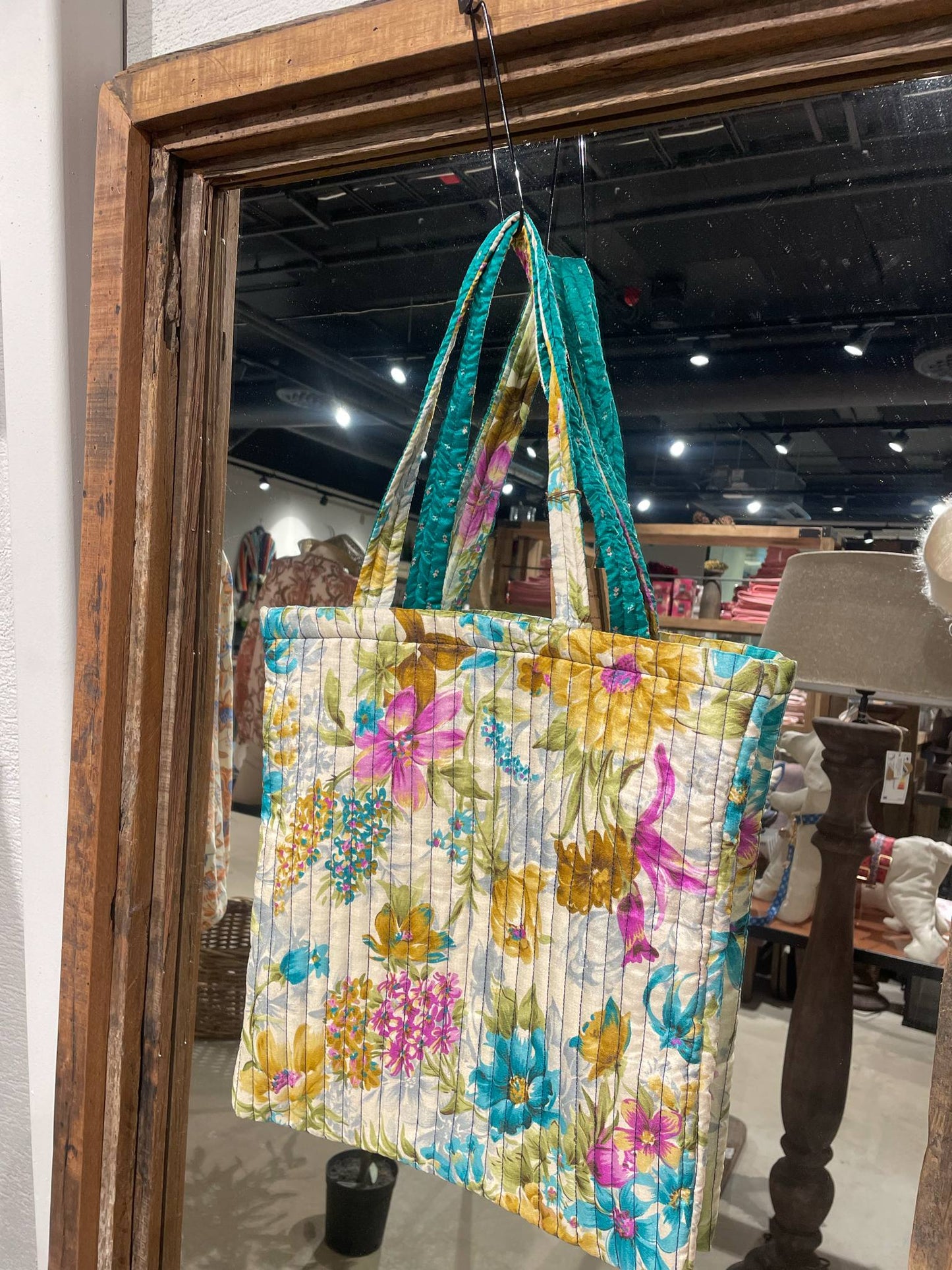 I WAS A SARI Quilted shopper bag