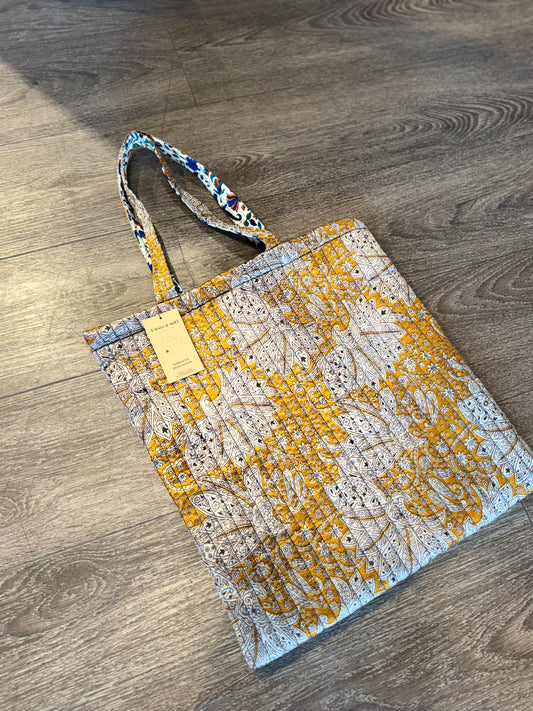 I WAS A SARI Quilted shopper bag