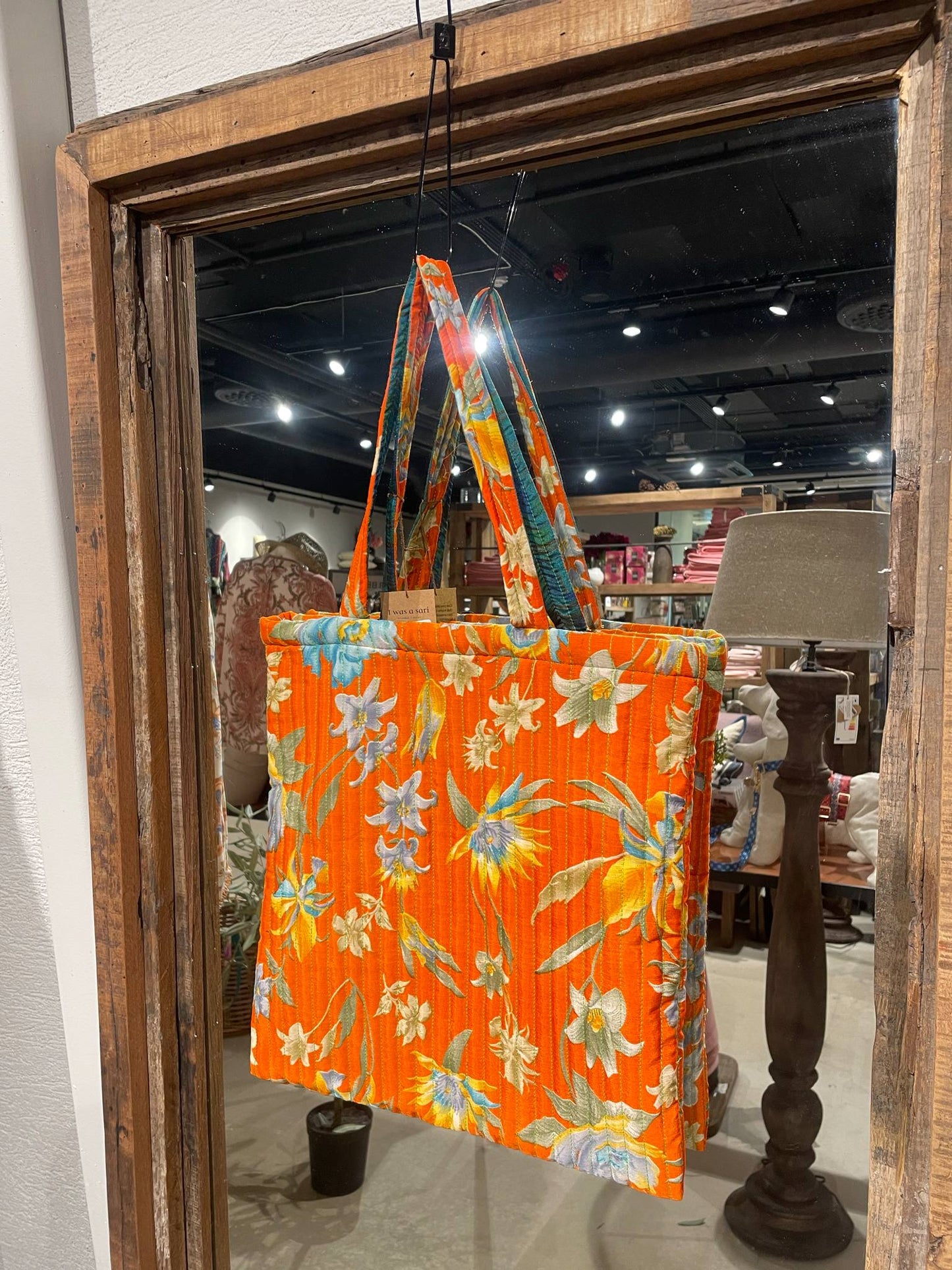I WAS A SARI Quilted shopper bag