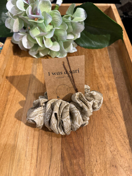 I WAS A SARI Scrunchy