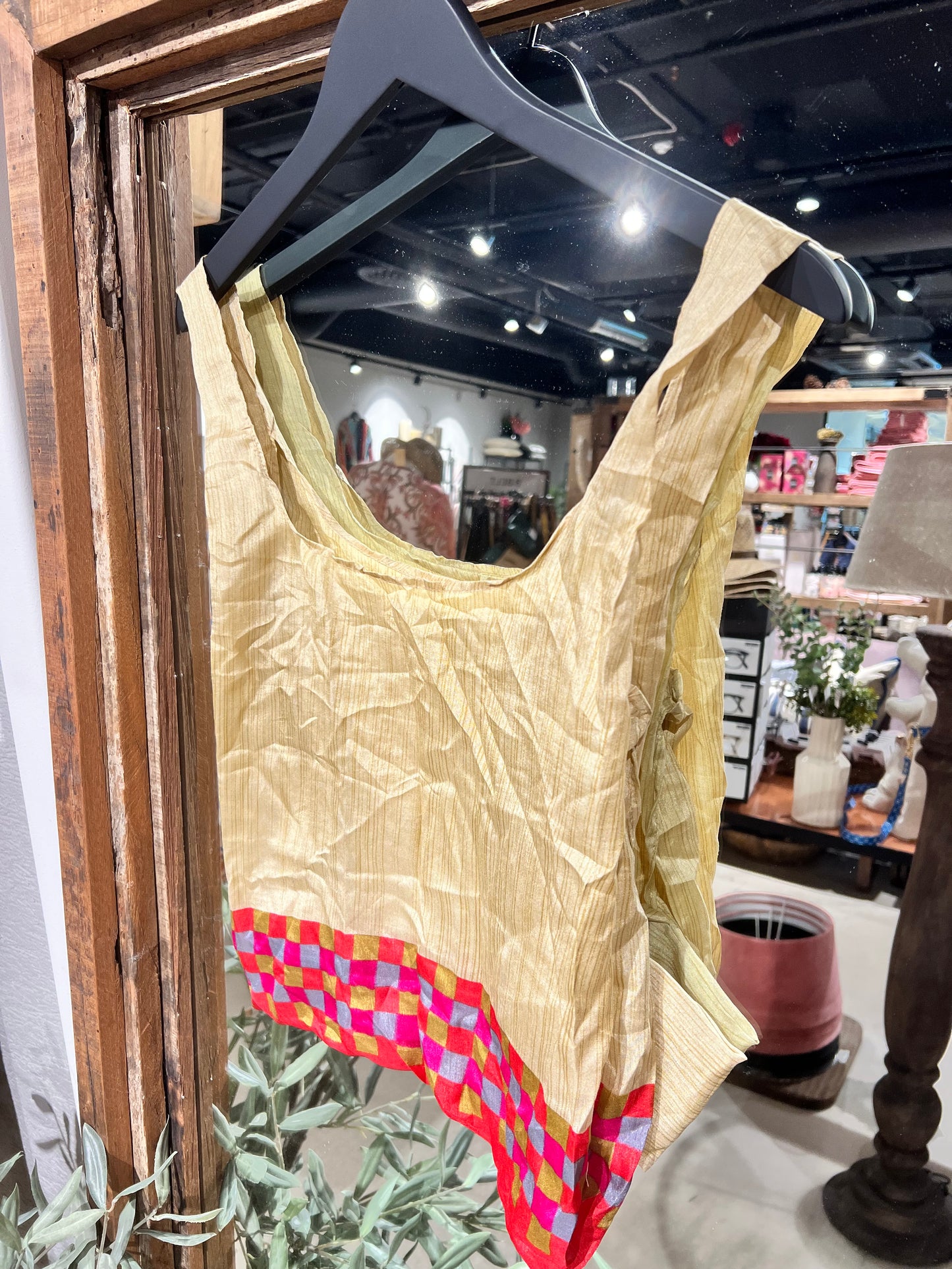 I WAS A SARI handlenett