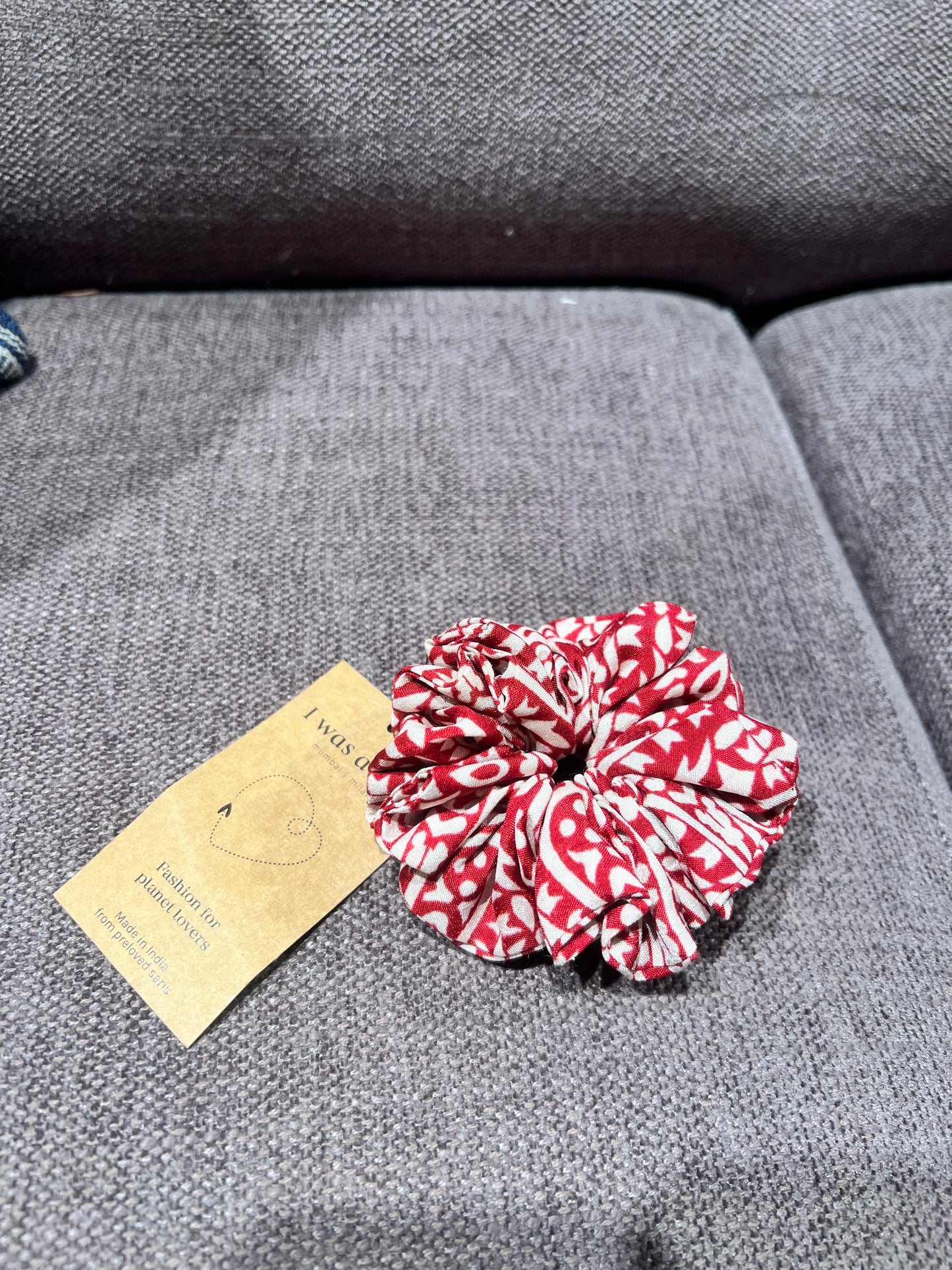 I WAS A SARI Scrunchy