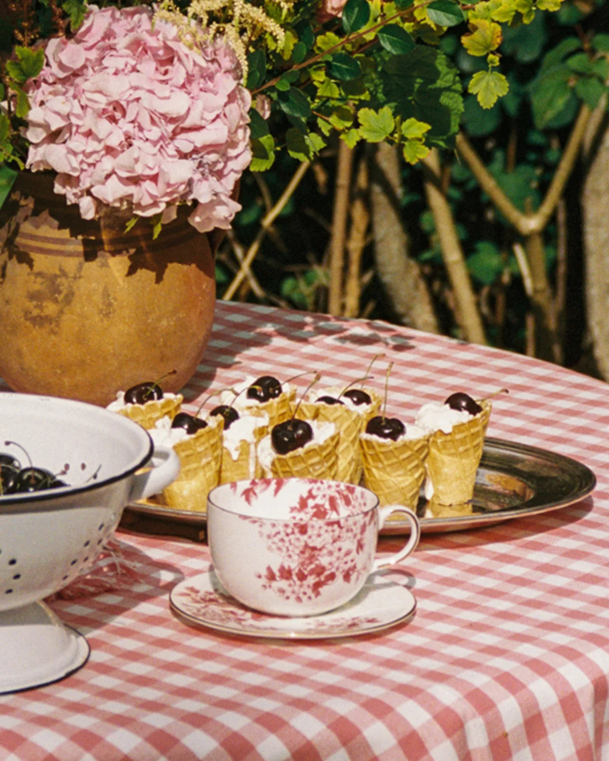 byTimo Tea Cup and Sauser, Burgundy