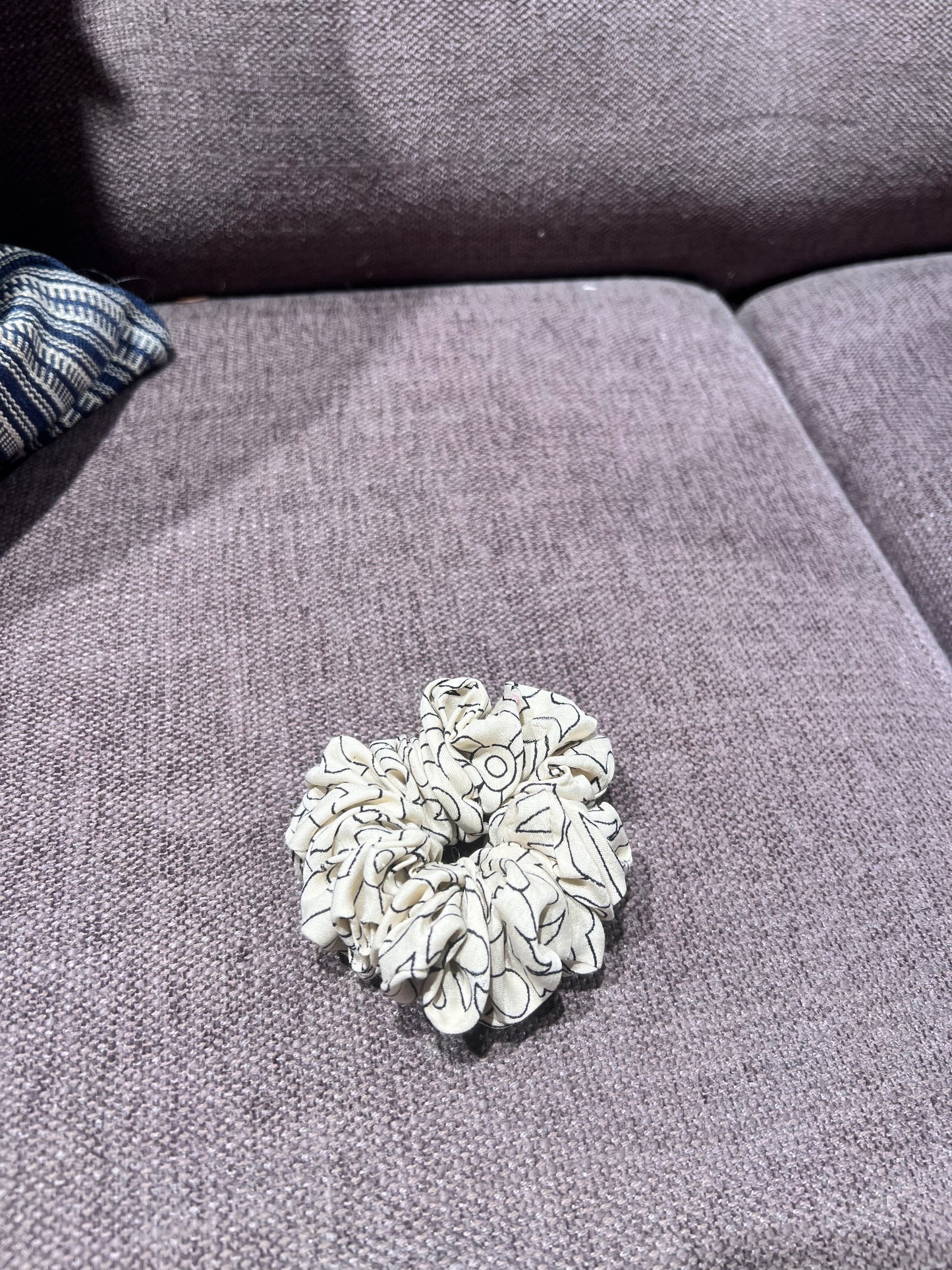 I WAS A SARI Scrunchy